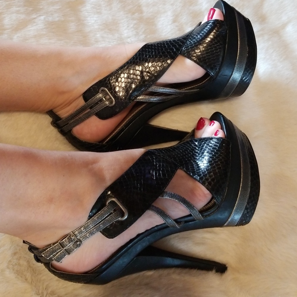 Bebe super sexy triple platform heels size 9